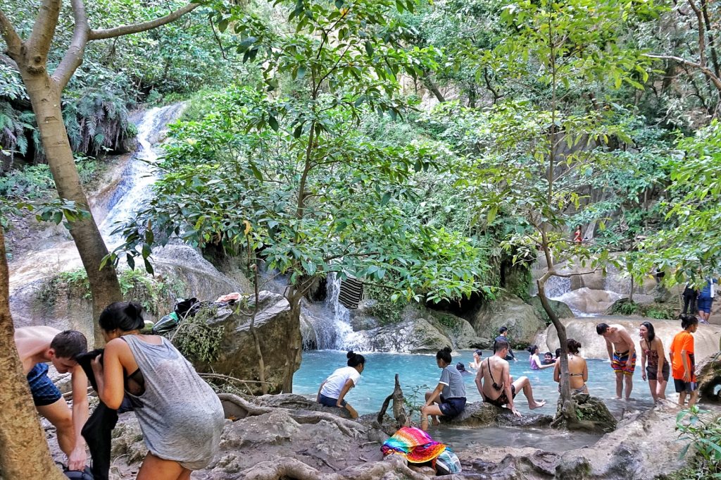 Dagtour naar de Erawan watervallen nabij Kanchanaburi. Wanderbird Travel