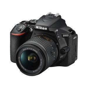 Nikon D5600 + AF-P 18-55mm VR