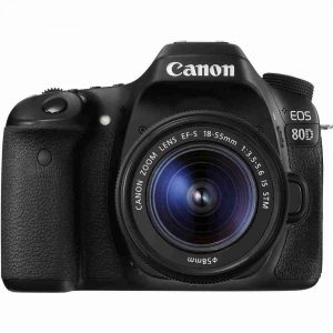 Canon EOS 80D + EF-S 18-55mm iS STM