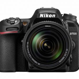 Nikon D7500 + AF-S 18-140mm VR