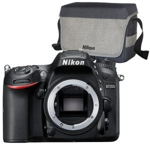 Nikon D7200 body + Nikon CF-EU11 schoudertas