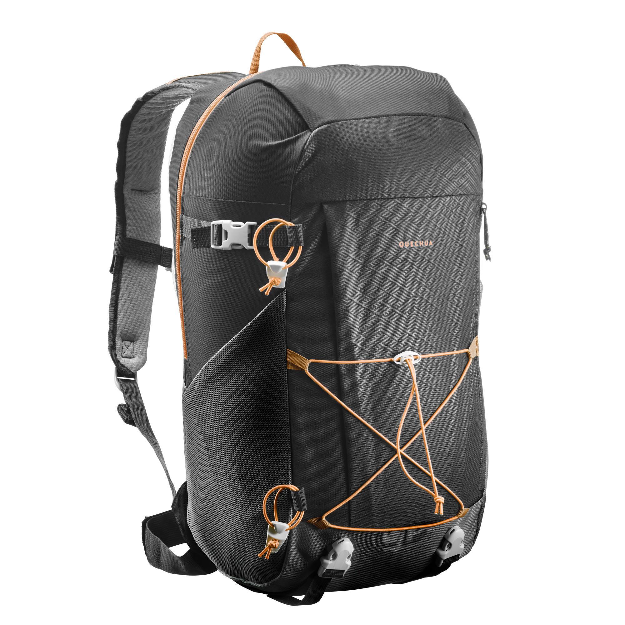 Rugzak-wandelen-in-de-natuur-NH100-30-l-zwart